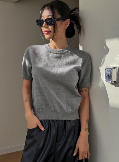 Grey Solid Color Fitted Knit Top – Sleek & Timeless Elegance