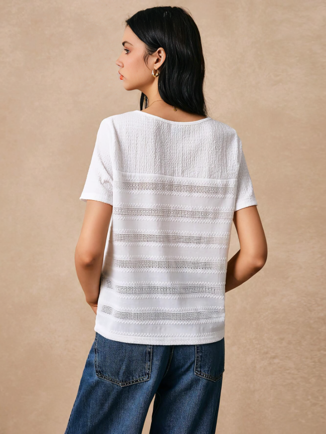 White Elegant Summer T-Shirt – Lace, Metal Accents & Timeless Style